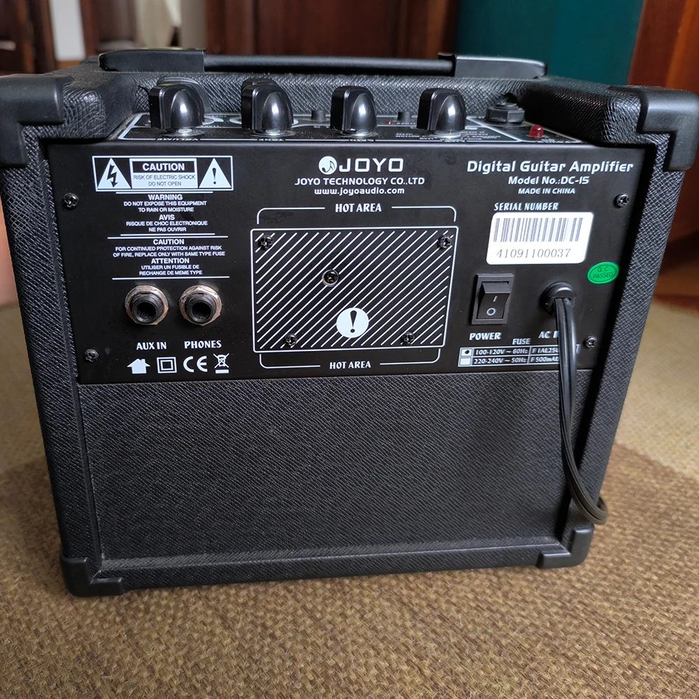 AMPLIFICADOR DE GUITARRA JOYO DC-15 (USADO) - Image 3