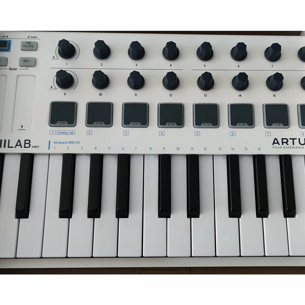 CONTROLADOR MIDI ARTURIA MINILAB MKII (USADO)