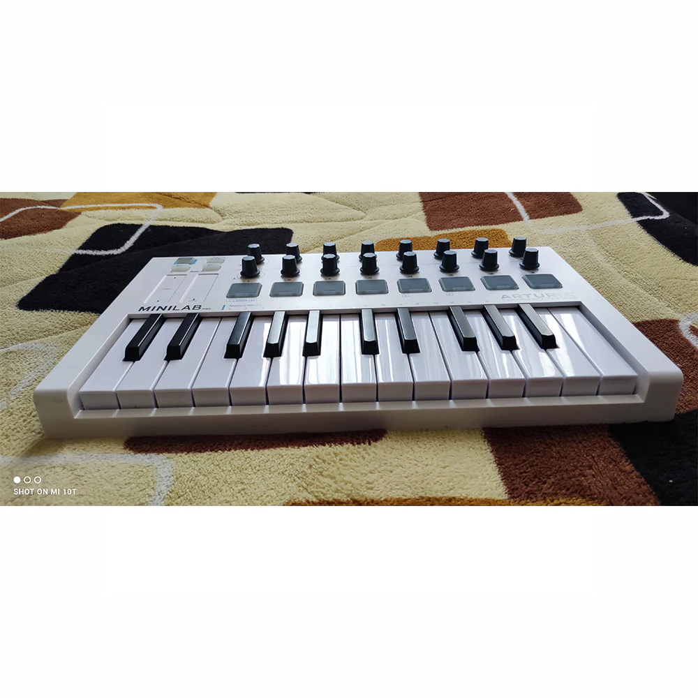 CONTROLADOR MIDI ARTURIA MINILAB MKII (USADO) - Image 5