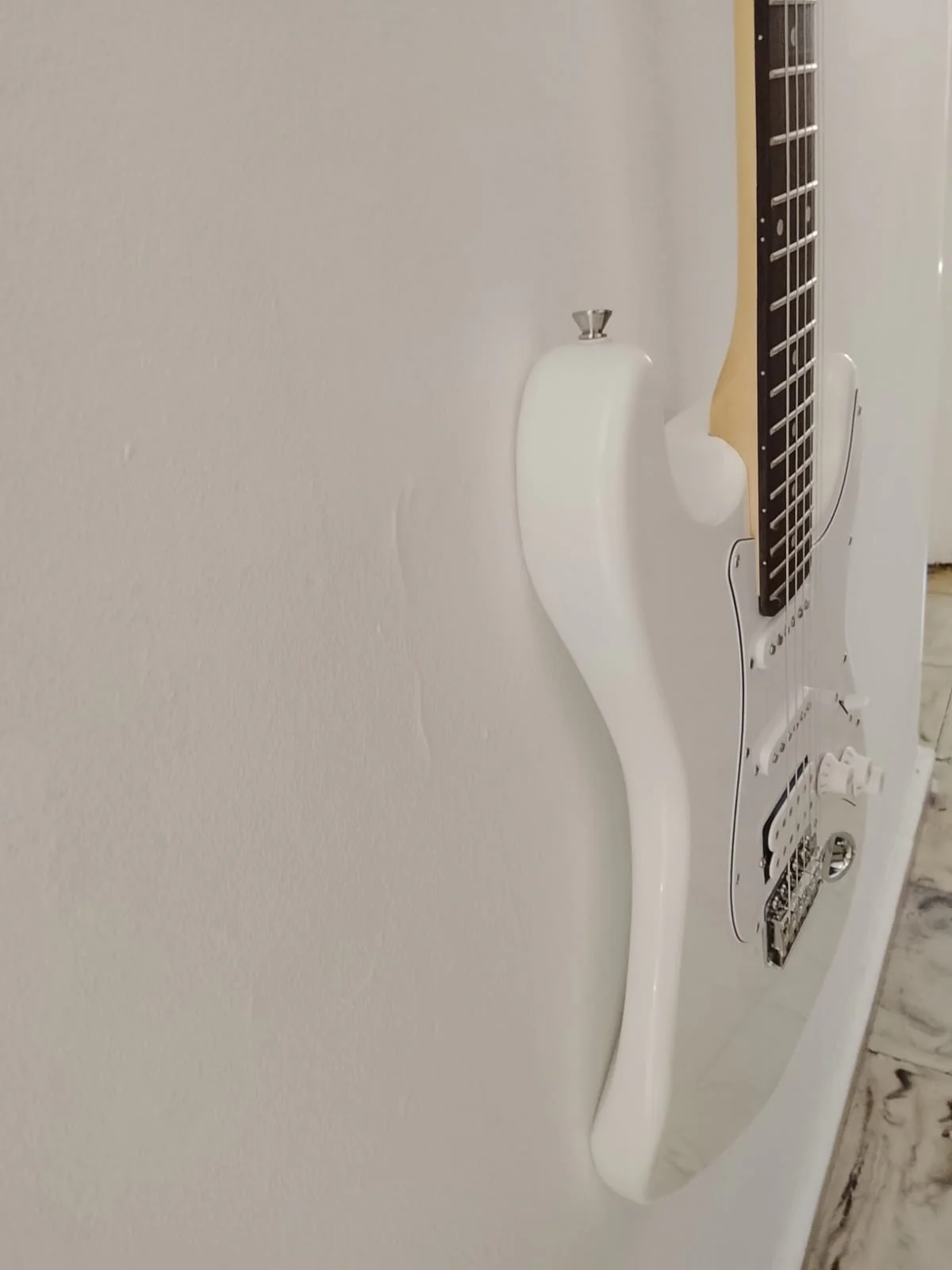 GUITARRA ELECTRICA FEMNTO (USADA) - Image 5